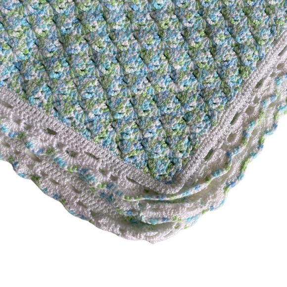 Handmade Knit or Crocheted Baby Blanket Pastel Colors Scalloped Edge - Picture 3 of 7